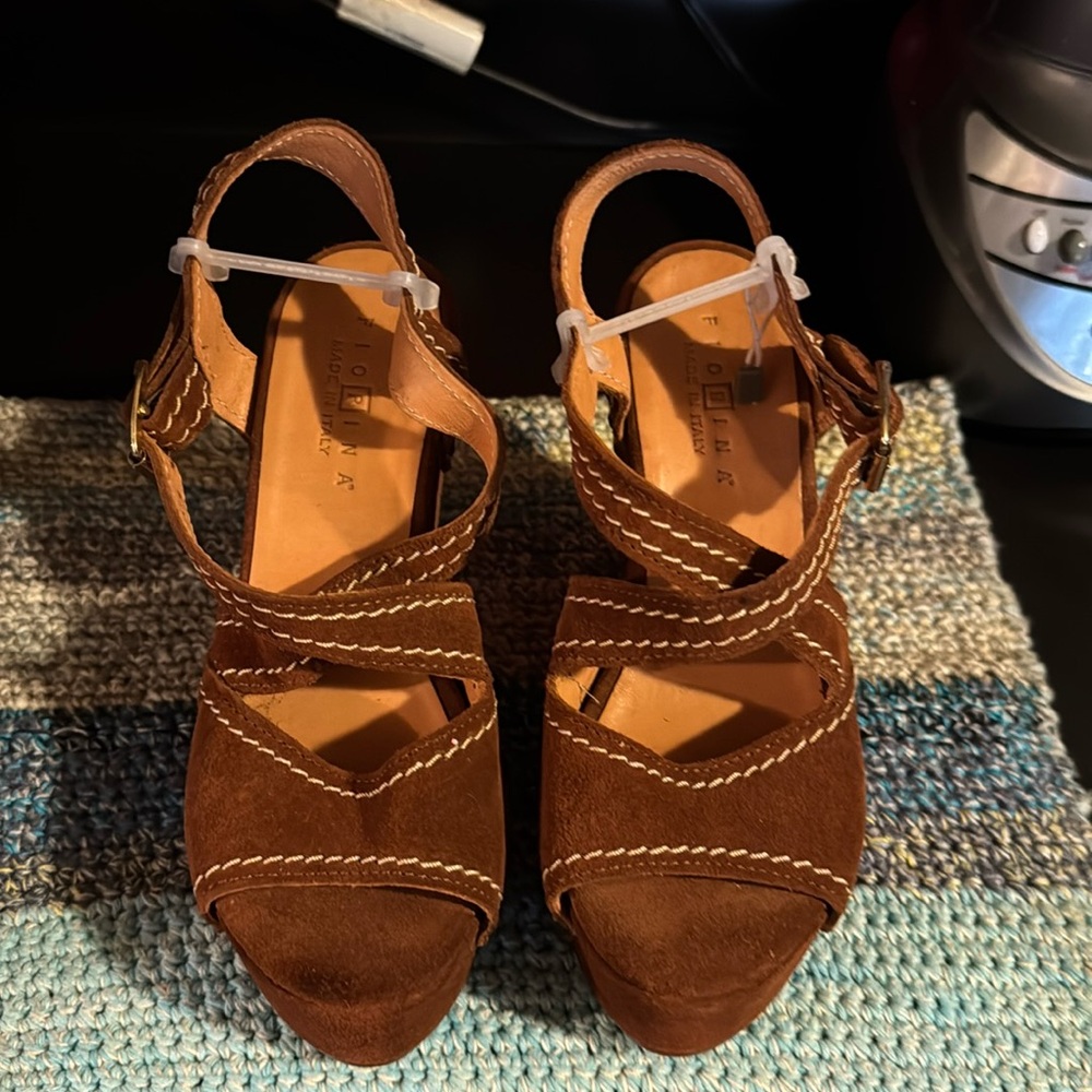 Fiorina Platform Wedges